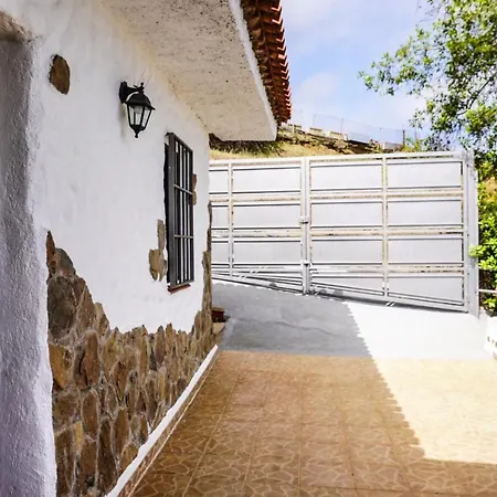 בית נופש Eco House In Unique Environment *